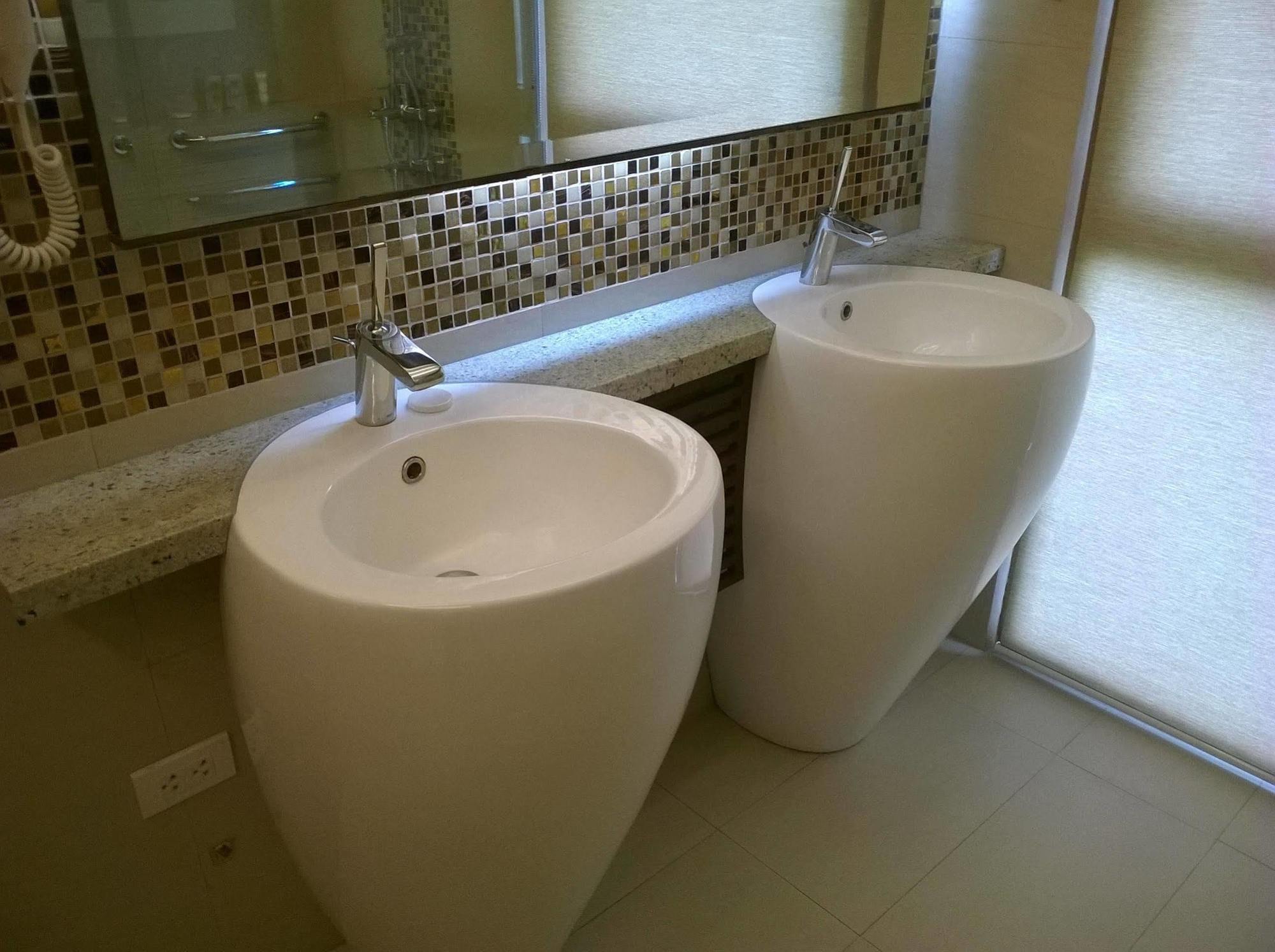 Skinetics Wellness Center Boutique Hotel Iloilo City Eksteriør billede